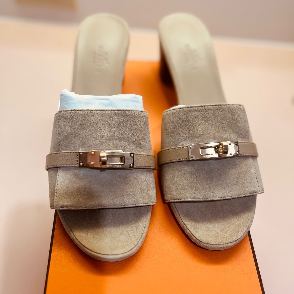 Brand new Hermès Gigi 50 sandals